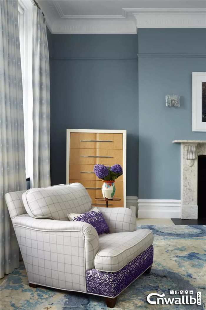 蝶绣灰蓝色系列墙布，传达一种平静与优雅的感觉！