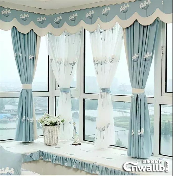窗帘和墙布如何搭配选择才更能充分展示出主人的品位和追求？