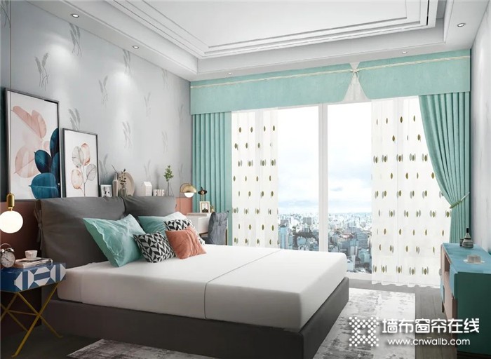 雅诗澜浅青色窗帘让家居整体看起来更清新舒适，营造温暖宁静的家居环境