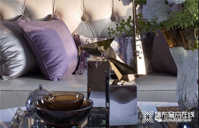 领绣的浪漫紫色调，营造美到窒息的家居环境